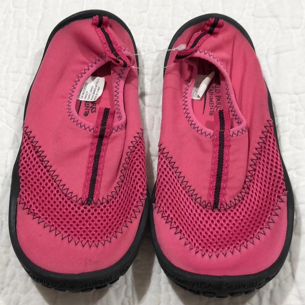 AQUATICA🐬SEAWORLD Yth 2 / 3 Girls Swim Water Shoes.